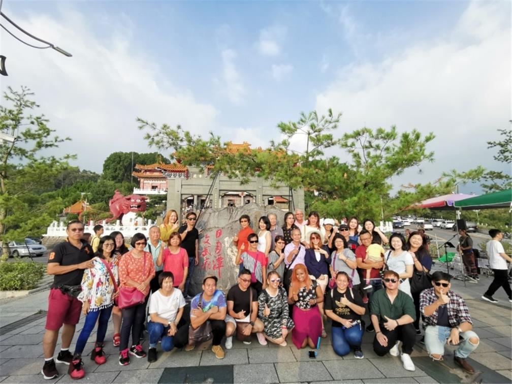 Overseas compatriots from Malaysia visited Sun Moon Lake