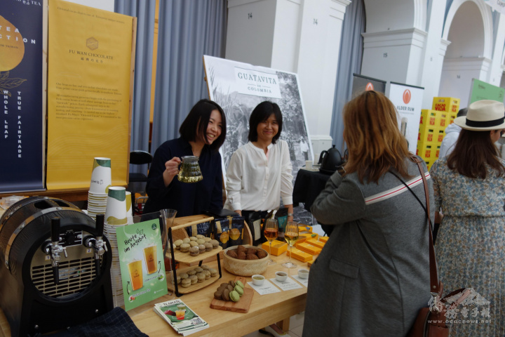 Three Taiwan brands-Deerland Tea, Teamate and UROCISSA-had a joint stall.