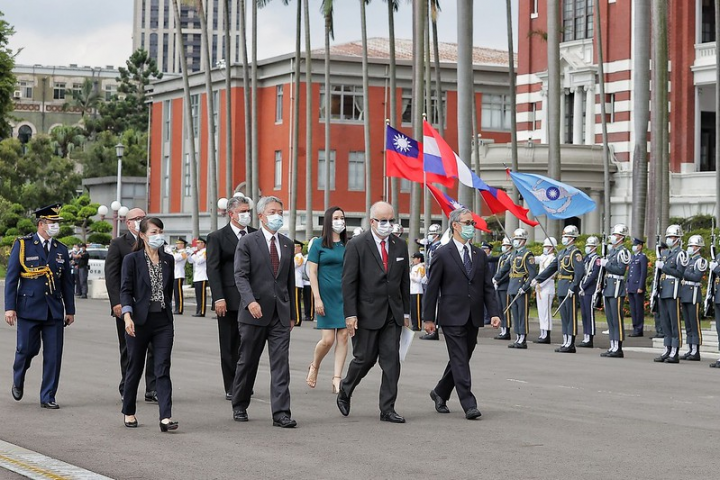 New Paraguay Ambassador Carlos Fleitas reviews the honor guard and band of the Republic of China (Taiwan).